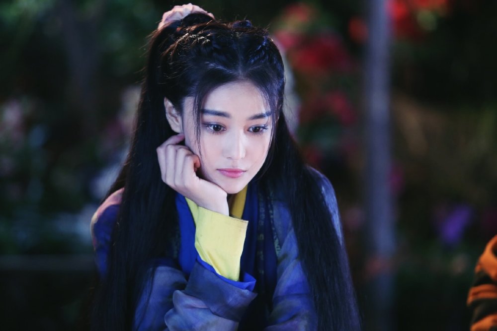 张馨予|张馨予新戏官宣：一袭红衣，上演仙女落泪，到她黑化的那一刻，立马疯狂截屏