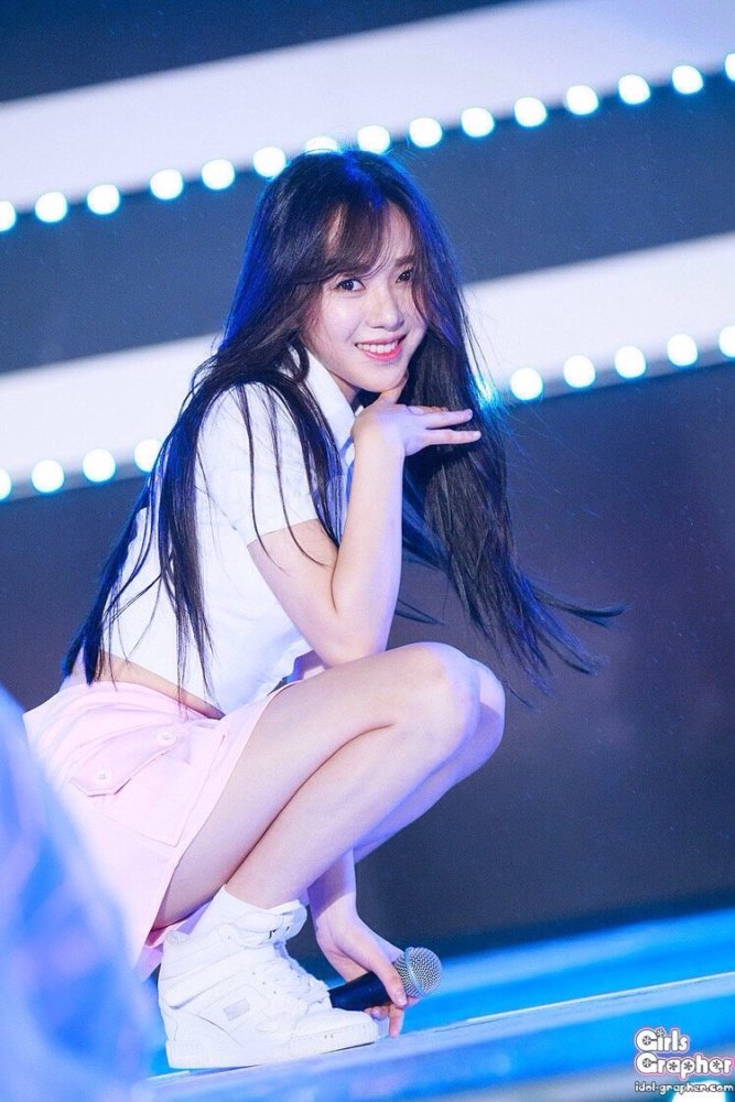 aoa权珉娥曝出队内霸凌直言自己已患抑郁症综艺中只是在演戏