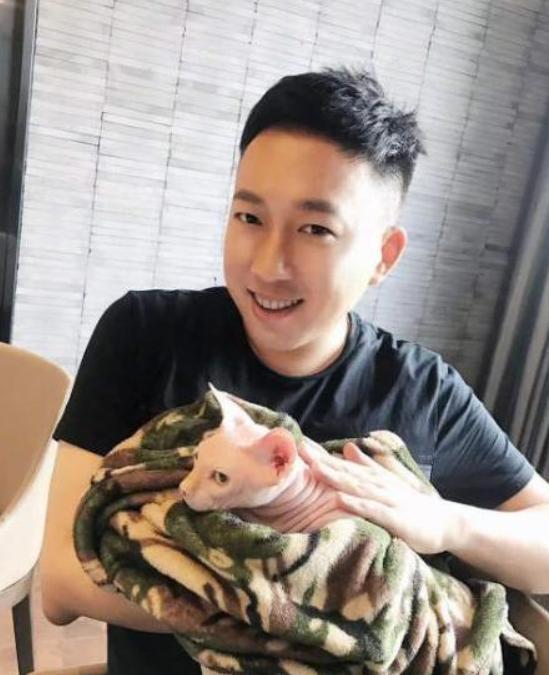 于正|又作妖？于正点名湖南台女主持公开恋情，疑似再次暗讽陈晓陈妍希