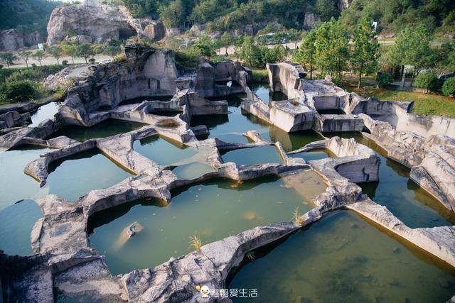 国内最"坑"景区,位于浙江台州第一大岛,1360个洞如外星人光顾