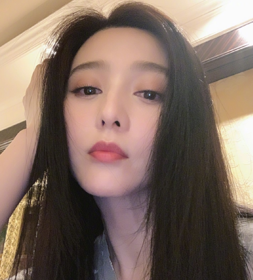 范冰冰|范冰冰新杂志出炉，如人间精灵仙气满满，她是无需乘风破浪的姐姐