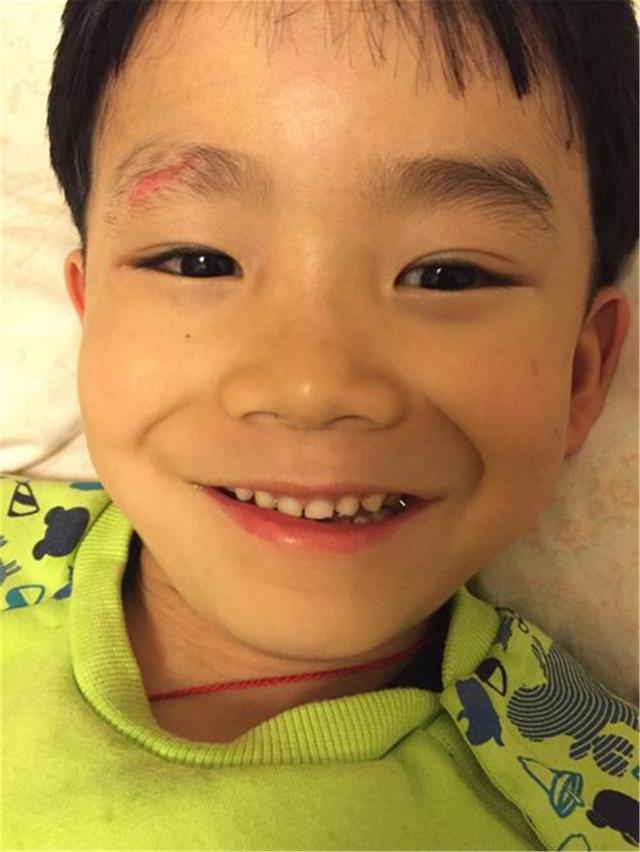 捏鼻子剪睫毛刮眉毛让宝宝变漂亮的那些谣言希望你别信