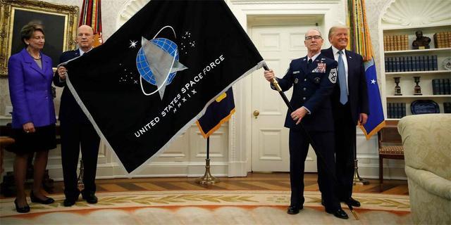 美国_军事|这是想打响太空战？最后一颗北斗刚升空，美国第2天紧急放飞卫星