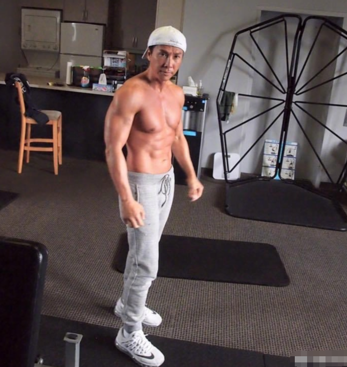 甄子丹|老娱记曝甄子丹为海报站位与姜文水火不容，内情公开让人哭笑不得