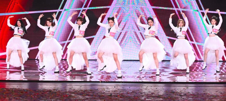 徐艺洋|创造营徐艺洋卡第八未出道令人意难平，刘些宁下台后哭到崩溃，艺些cp拆伙