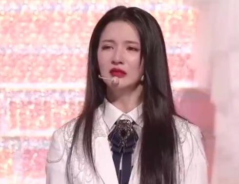 徐艺洋|创造营徐艺洋卡第八未出道令人意难平，刘些宁下台后哭到崩溃，艺些cp拆伙