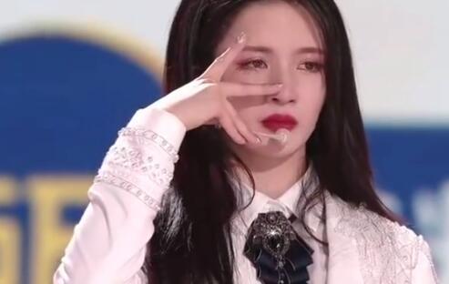 徐艺洋|创造营徐艺洋卡第八未出道令人意难平，刘些宁下台后哭到崩溃，艺些cp拆伙