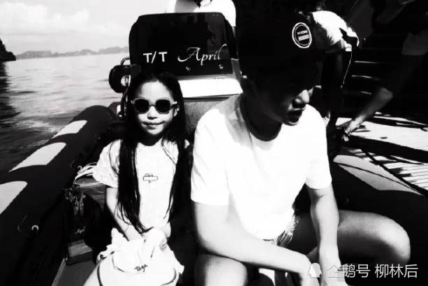 赵薇|赵薇突然删除老公黄有龙全部照片，吃瓜要谨慎