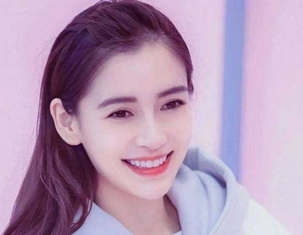 黄晓明|黄晓明事业翻红，杨颖的路却越走越窄，夫妻双方的地位再度翻转