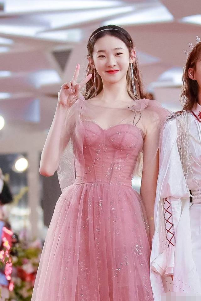 希林娜依·高|《创3》决赛：希林娜依·高C位，徐艺洋遗憾卡位，张艺凡争议大