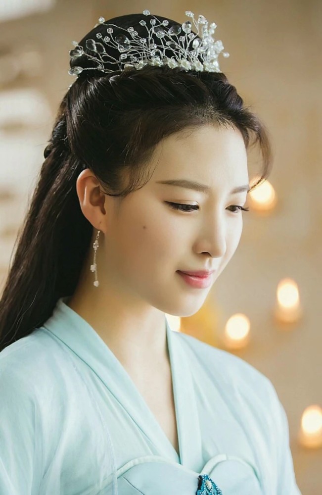 香蜜沉沉|《香蜜沉沉》造型太美提升了颜值，主演换一个造型，感觉都认不出