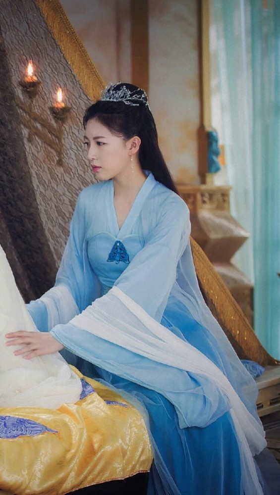 香蜜沉沉|《香蜜沉沉》造型太美提升了颜值，主演换一个造型，感觉都认不出