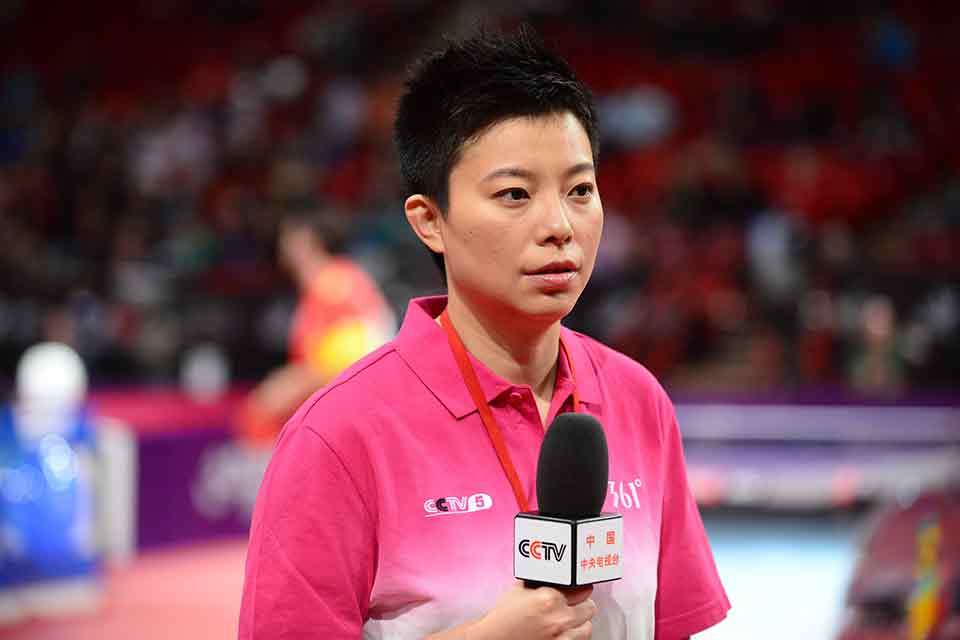 "他这个球有点下旋,所以稍不注意就会让对手拉下网……""许昕真是人民