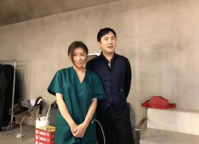 网红|女网红自称陈晓发小，晒亲密旧照为他庆生，评论区炸了