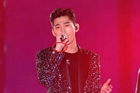 张翰|张翰否认与郑爽复合，甩出6个字说明一切，希望女方放过自己？