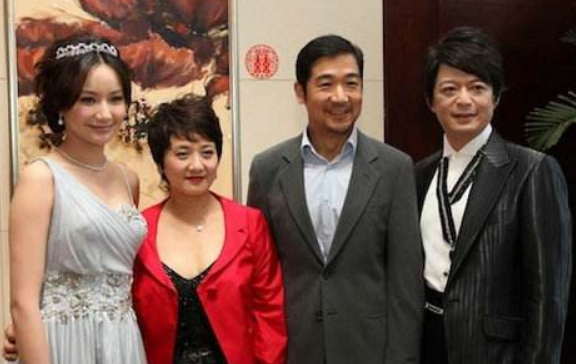 张国立|张国立的1子3女，儿子是他永远的痛，3个女儿却都为他赚足脸面