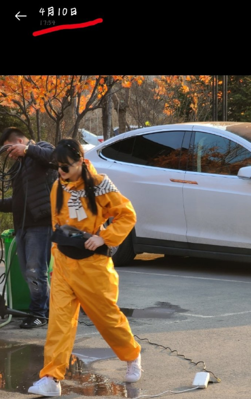 郑爽|张翰辟谣与郑爽复合，粉丝却实锤进酒店是郑爽，那么男人是谁呢？