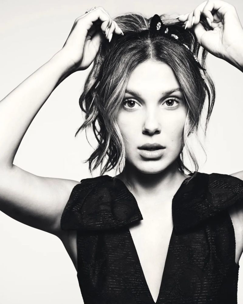 组图女大十八变小11米莉波比布朗写真大片