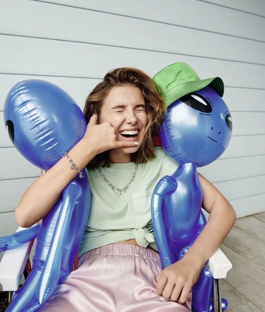 总之,加油吧!也期待她之后的各种作品哦.