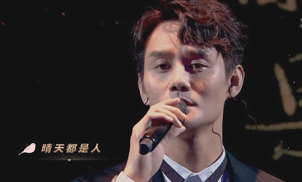 作为曾经的歌王——王凯,低沉而有磁性的男中音非常有特色和魅力