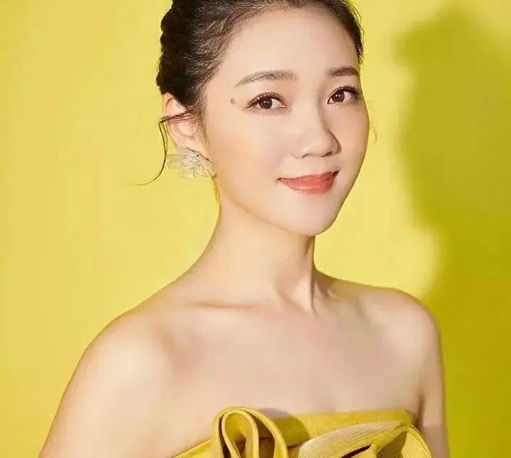 快乐大本营|她曾主持的综艺比《快乐大本营》更受欢迎，被郭德纲视为恩人