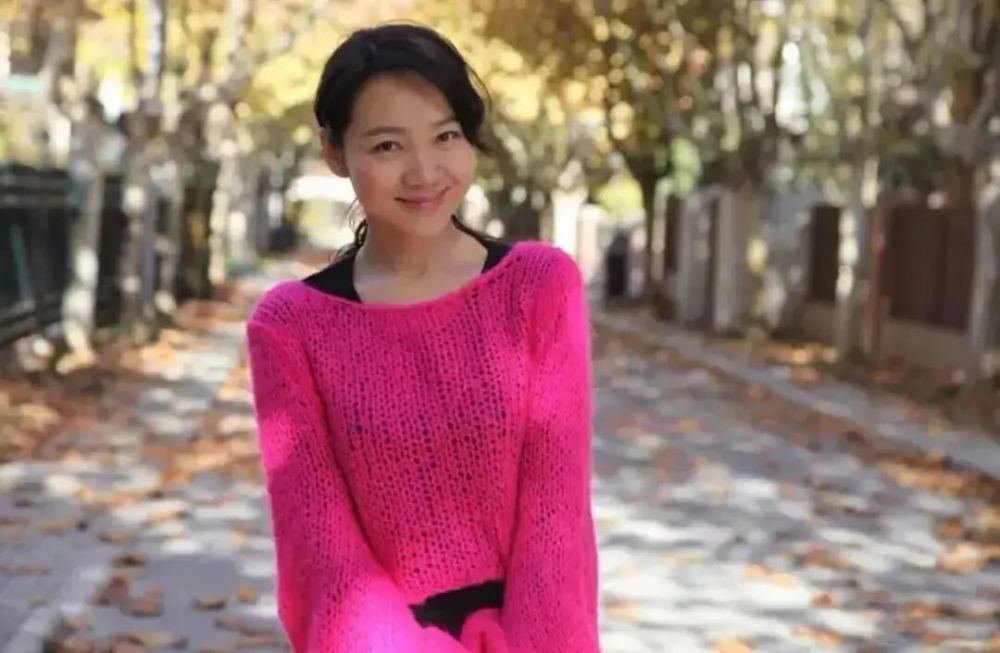 快乐大本营|她曾主持的综艺比《快乐大本营》更受欢迎，被郭德纲视为恩人