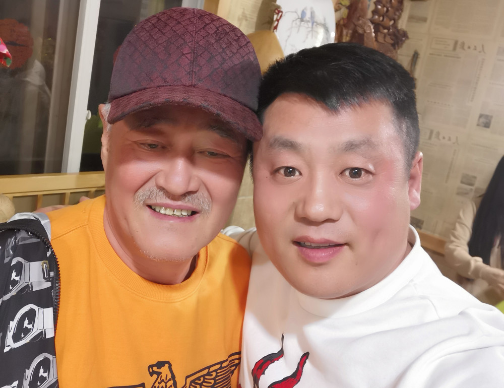 宋晓峰|宋晓峰直播遭非议，赵本山首次发声护徒弟