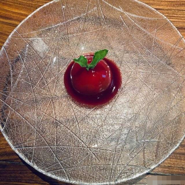 孙俪|孙俪晒千元素食午餐，宛若宫廷盛宴，网友：心疼哭着去拍戏的邓超