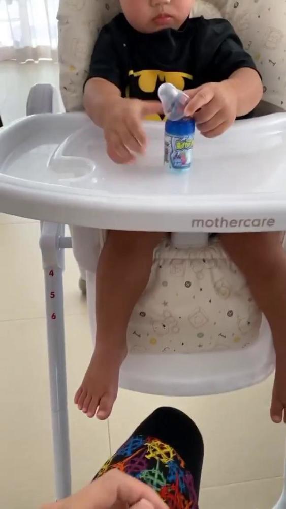 张柏芝|张柏芝晒三胎儿子忘记打码，Marcus下半脸曝光