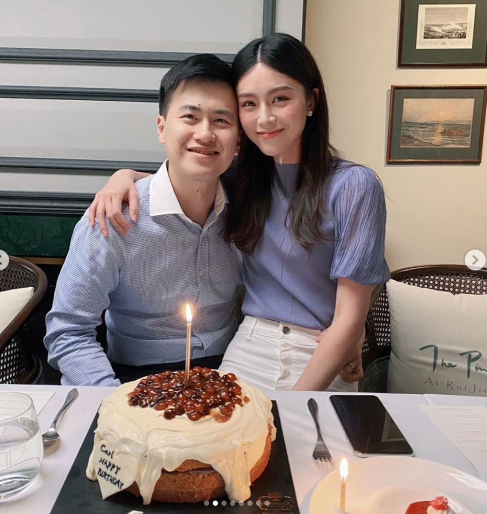 文咏珊|32岁文咏珊坐老公大腿秀恩爱，继baby之后她也成了人生赢家
