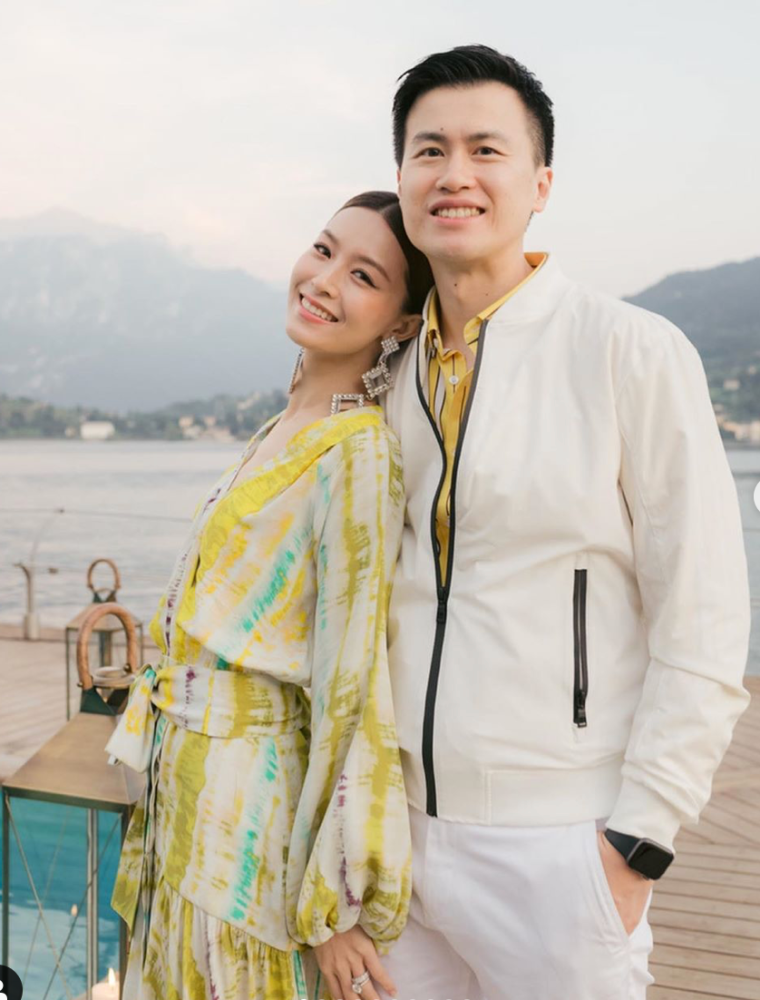文咏珊|32岁文咏珊坐老公大腿秀恩爱，继baby之后她也成了人生赢家