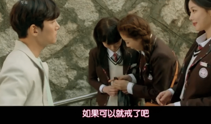 虽然是精神病但没关系|又一韩剧翻车，第二集就收到了6000封投诉信，“肉搏”韩剧还能走多远