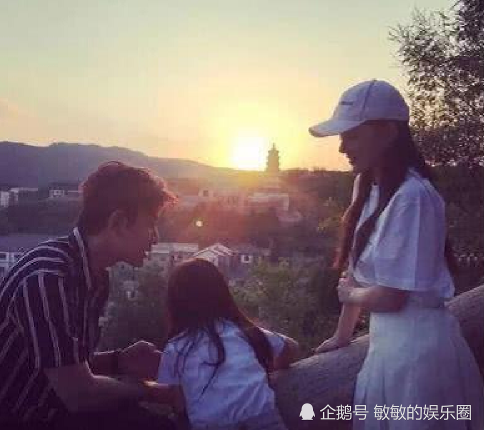 李小璐|李小璐贾乃亮又开始了？网友纷纷留言求两人复合，给甜馨一个完整的家