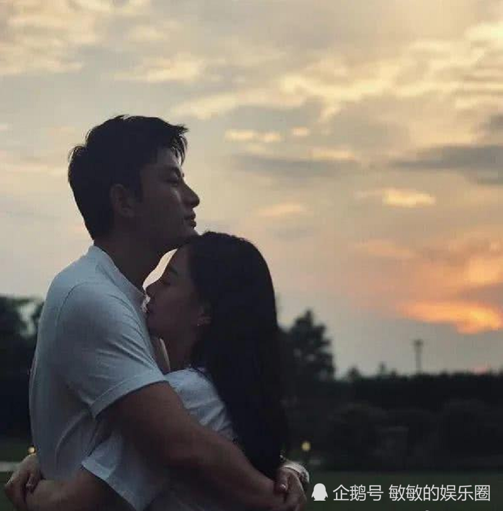 李小璐|李小璐贾乃亮又开始了？网友纷纷留言求两人复合，给甜馨一个完整的家