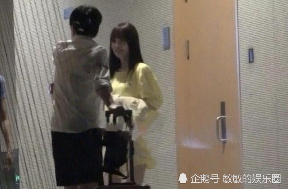 李小璐|李小璐贾乃亮又开始了？网友纷纷留言求两人复合，给甜馨一个完整的家