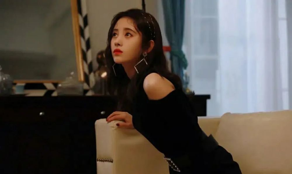 鞠婧祎|以为今年是2012？她也太能装了吧