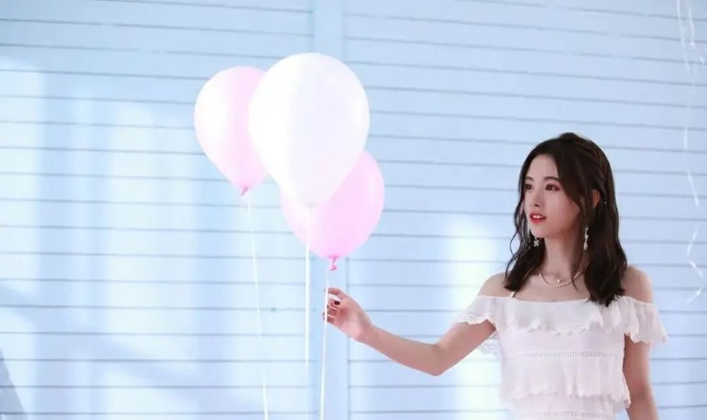 鞠婧祎|以为今年是2012？她也太能装了吧