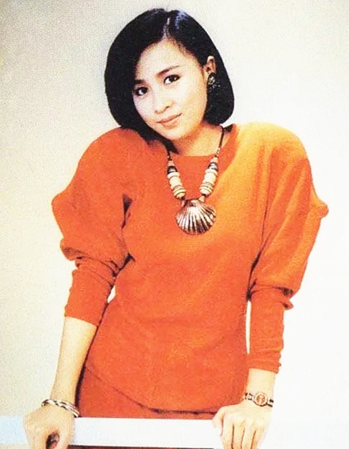 刘嘉玲|刘嘉玲与侄子同框，长相如复制粘贴似母子，曾大手笔送百万豪车