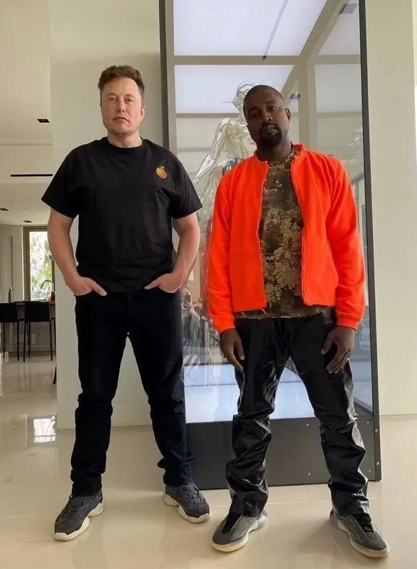 "北京时间7月5日,侃爷在推特上宣布要竞选美国总统,他写道:"现在我们