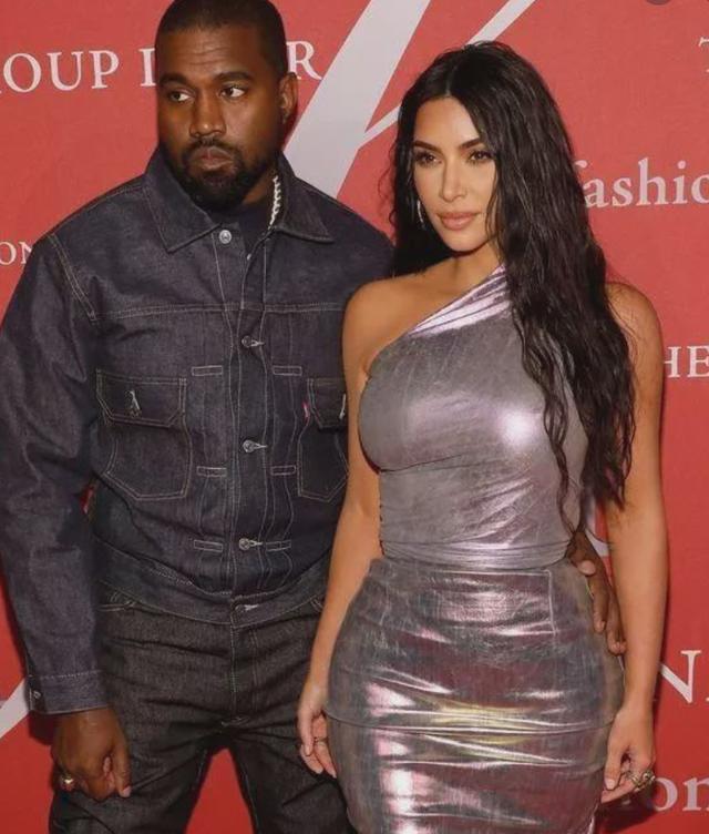 坎耶·维斯特|侃爷光速竞选又光速退出，竞选策略师：他对入主白宫相当认真