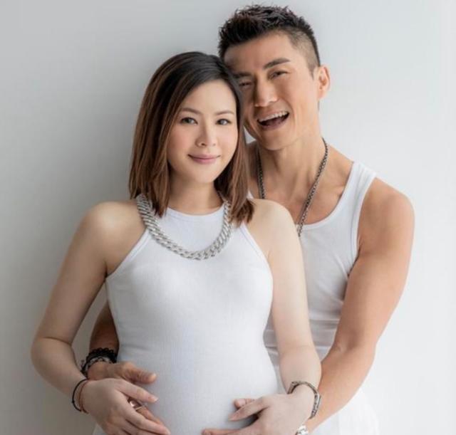 陈山聪|43岁陈山聪荣升父亲公开全家合照，分手何超云八年事业家庭双丰收