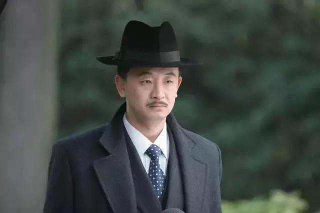 陈翰林找到丁力,透露巡捕房已下格杀令通缉许文强,要求丁力帮助