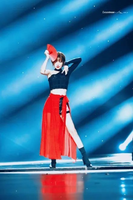 火箭少女101|每个光芒万丈的成团夜，背后其实都是虐粉现场！