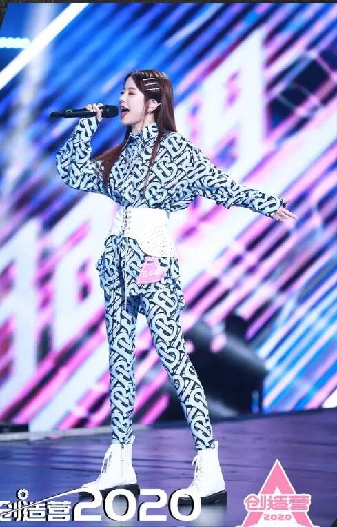 火箭少女101|每个光芒万丈的成团夜，背后其实都是虐粉现场！