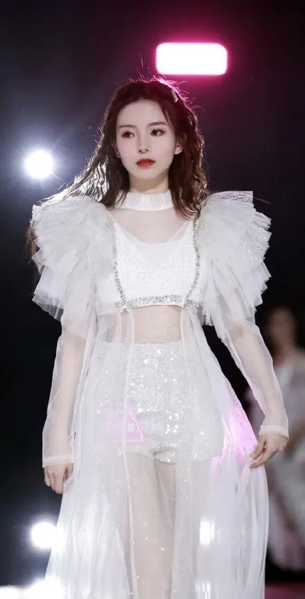 火箭少女101|每个光芒万丈的成团夜，背后其实都是虐粉现场！