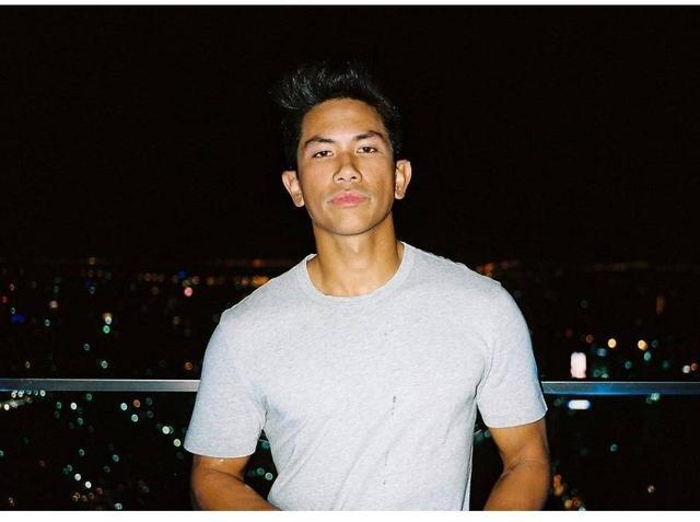 文莱王子年方28还有八块腹肌,出访一次被惦记半年,吴尊没法比