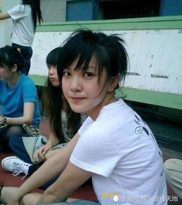 女星上学时长啥样郭采洁清纯关晓彤精致看到郭碧婷羡慕向佐