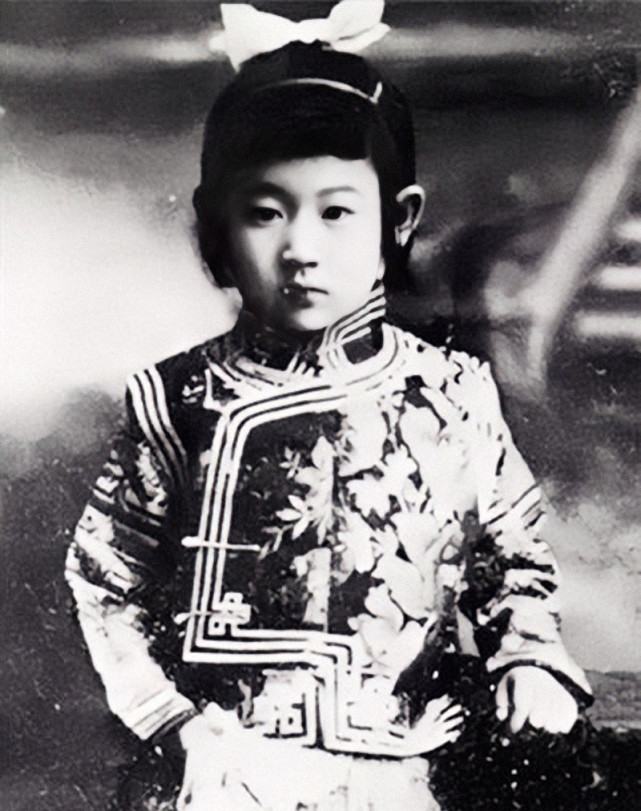 花"的川岛芳子,其实是满清的格格,清朝肃亲王爱新觉罗·善耆第十四女
