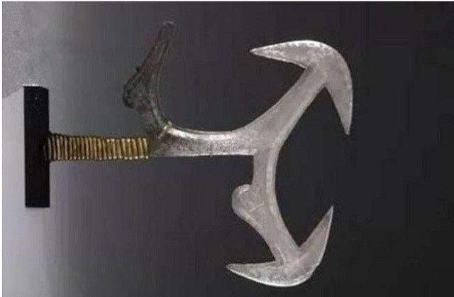 第二款,三刃飞镰.