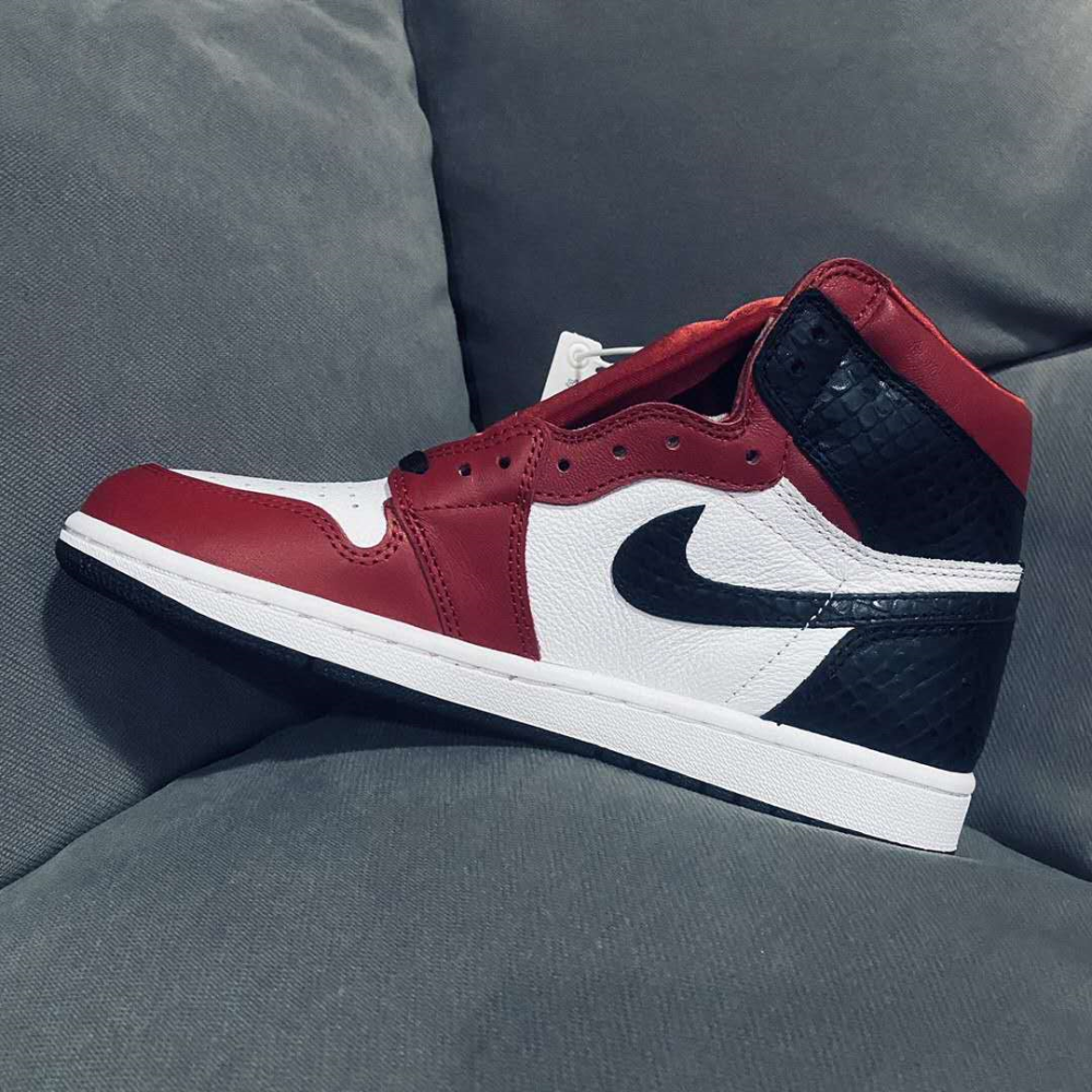 air jordan 1 retro aj1 篮球鞋芝加哥白黑红蛇纹